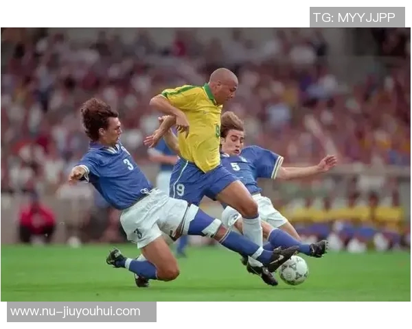 精彩球星瞬间集锦 展现足球巨星风采与绝妙技艺